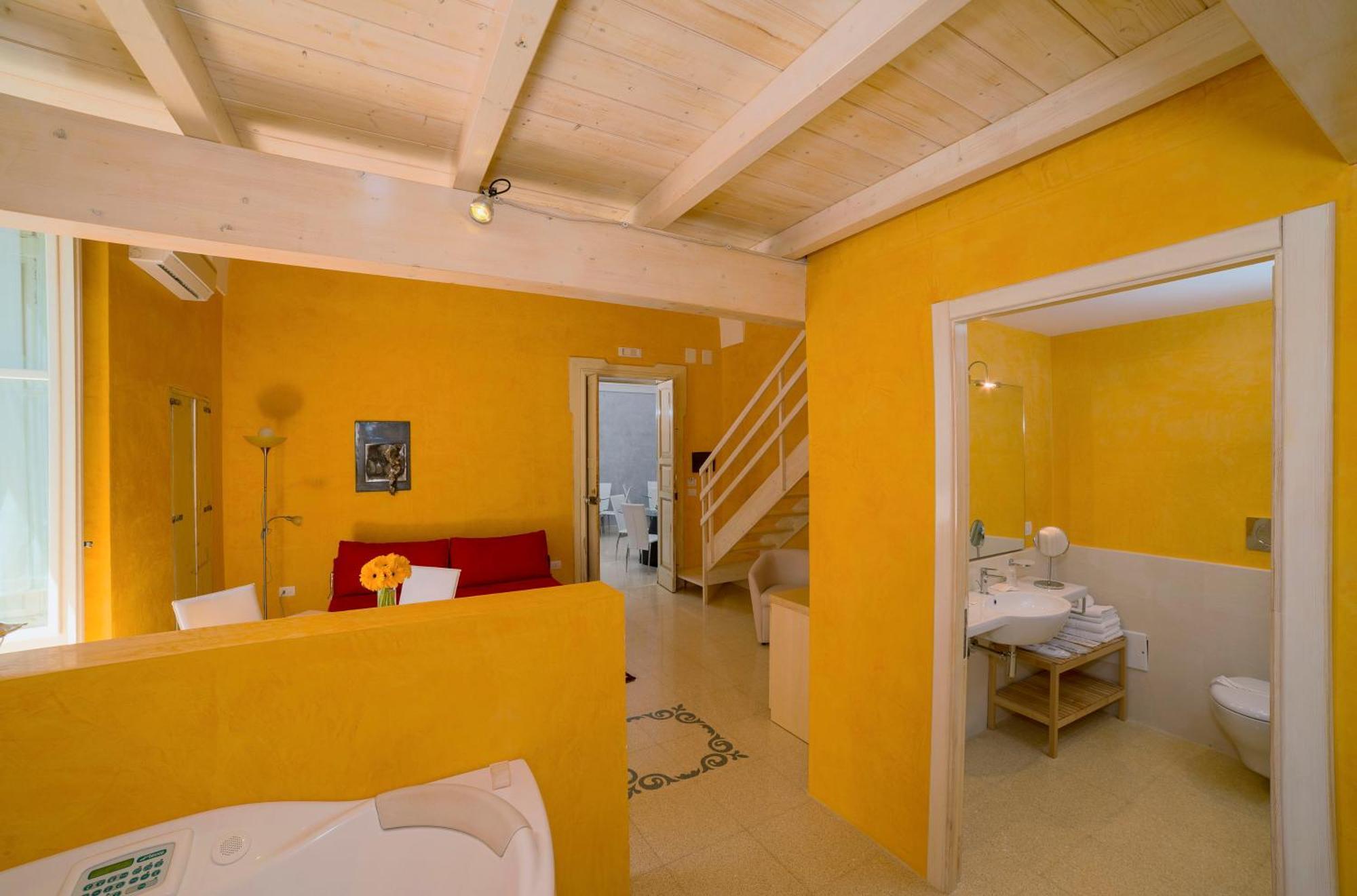 Couette-café Relais Carlo V - Palazzo Storico 2*