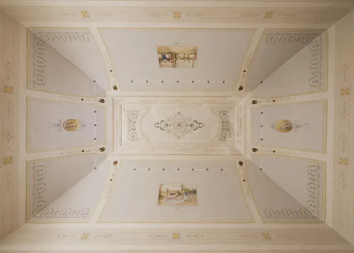 Relais Carlo V - Palazzo Storico