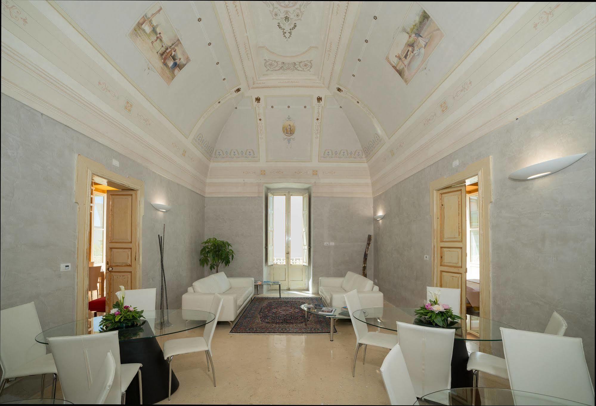 Relais Carlo V - Palazzo Storico Frühstückspension Gallipoli
