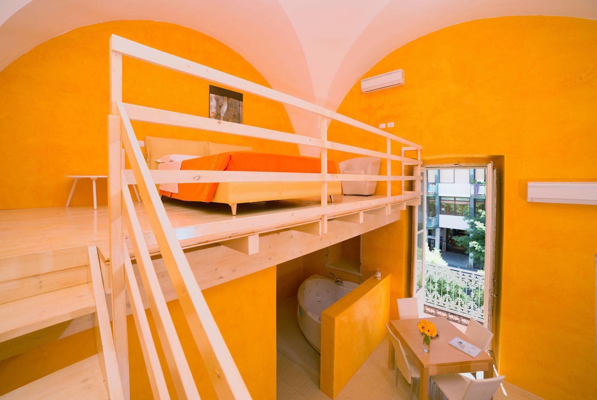 Relais Carlo V - Palazzo Storico 2*